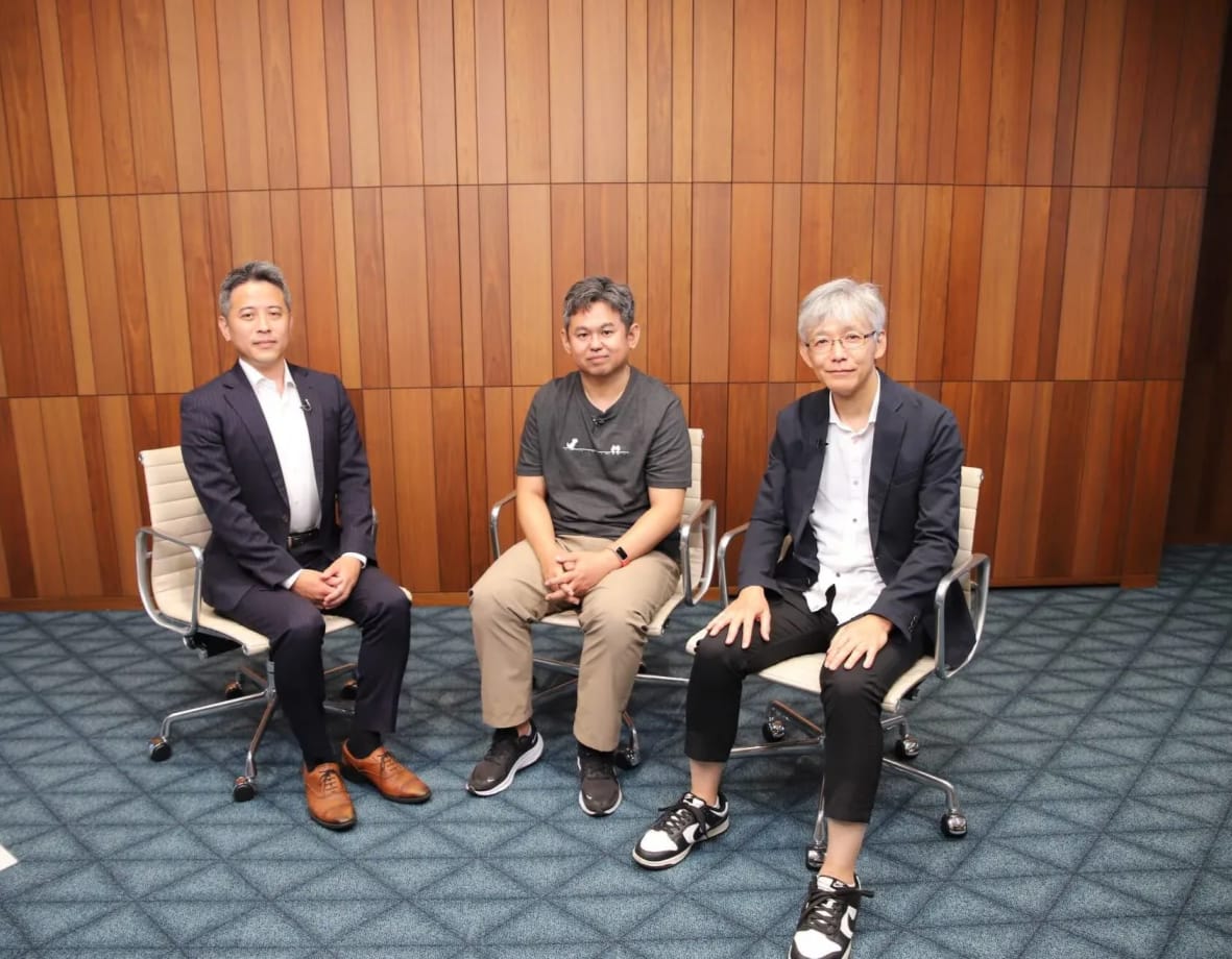 鼎談を終えて飯坂氏、及川氏、田中氏3人の写真