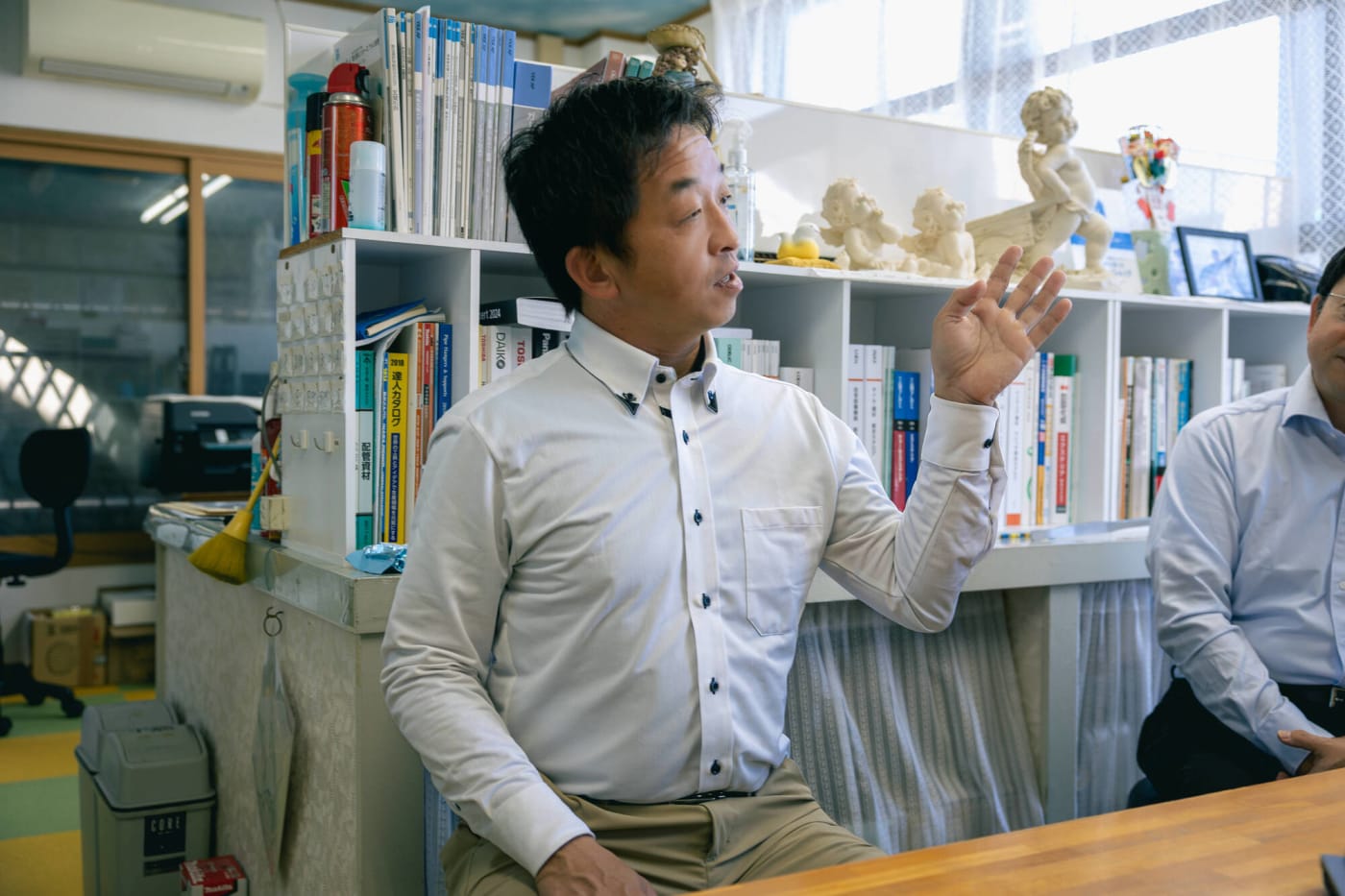 DRONE SCHOOL Fit'Sでドローンの国家資格を取得した体験を語るふたりの写真