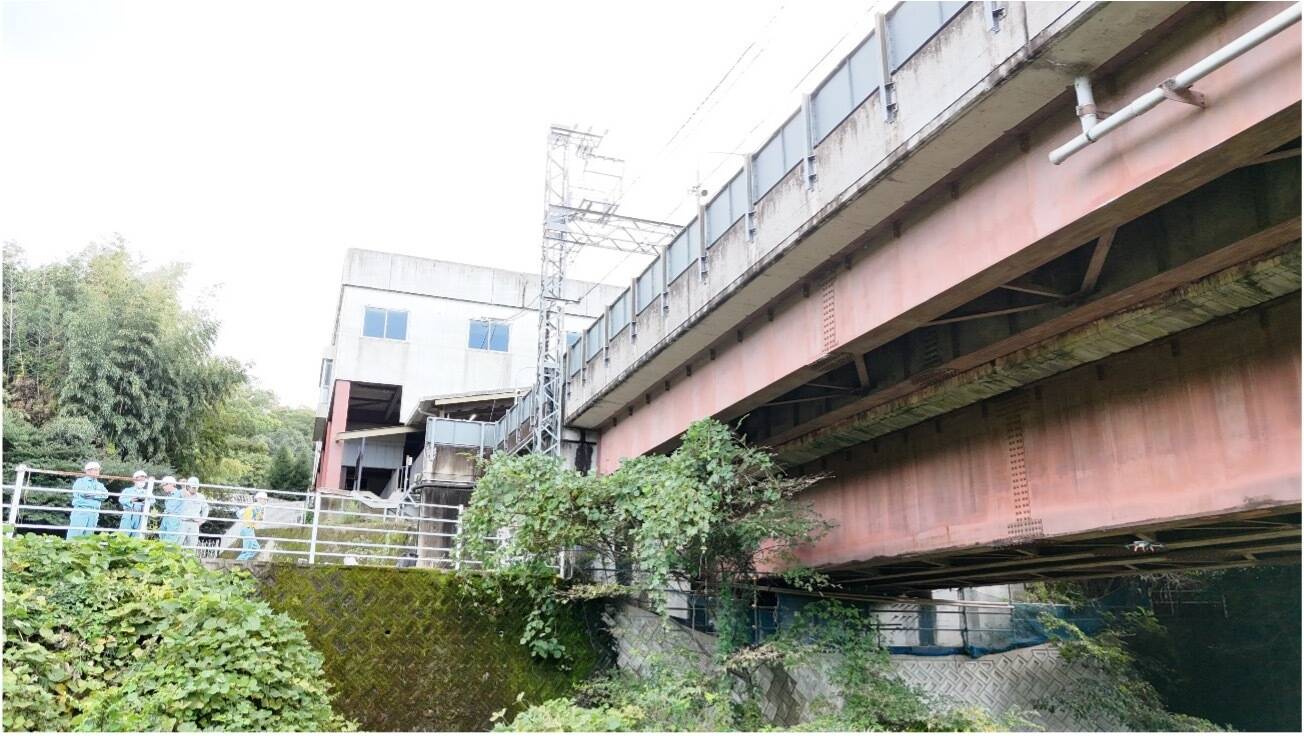 鉄道施設での点検作業の様子
