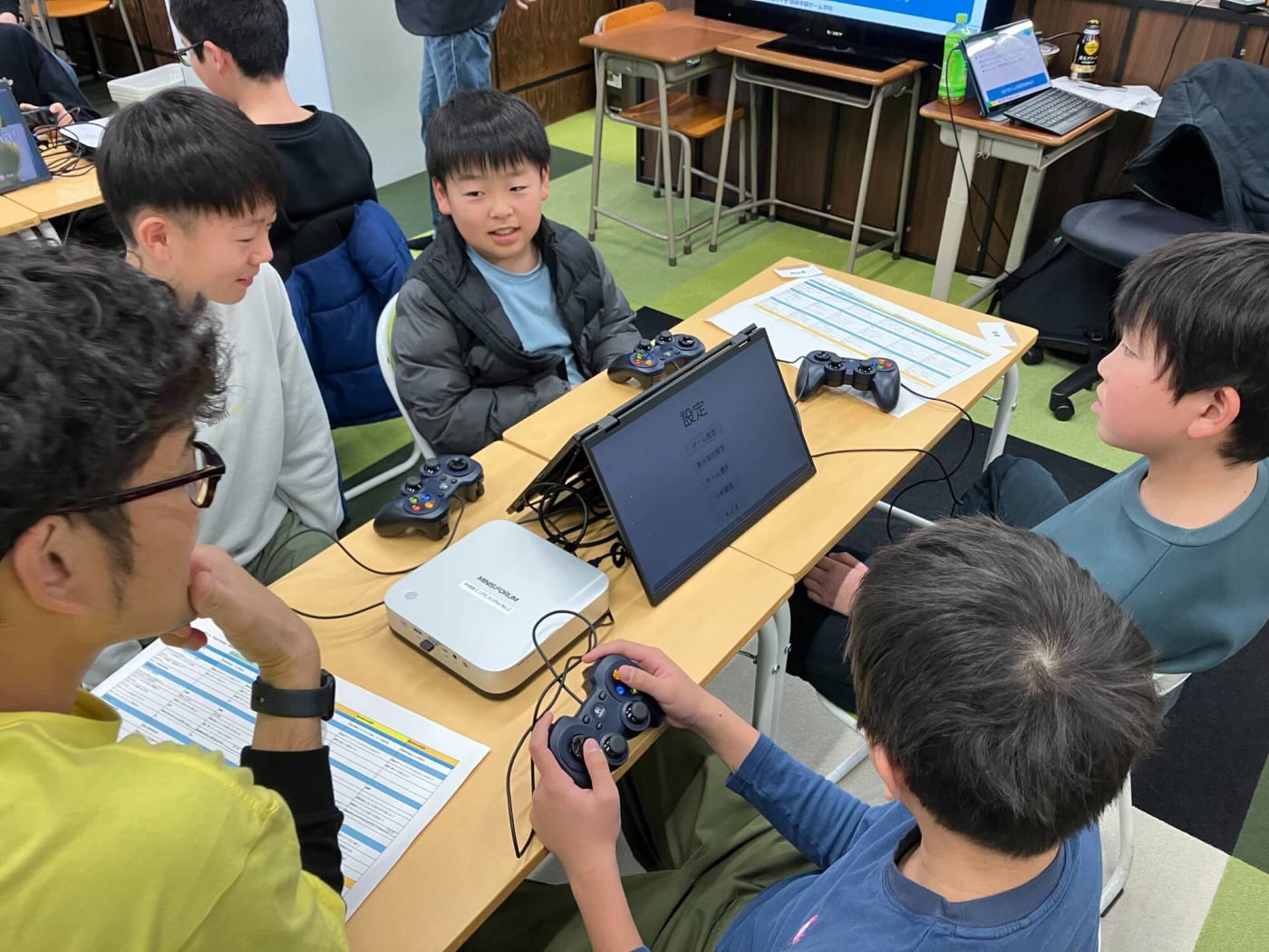 設定を変えながらより面白いゲームを模索する様子