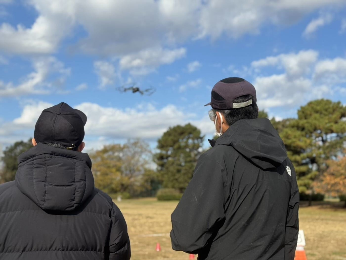 湘南ドローンアカデミーのドローン屋外練習の様子