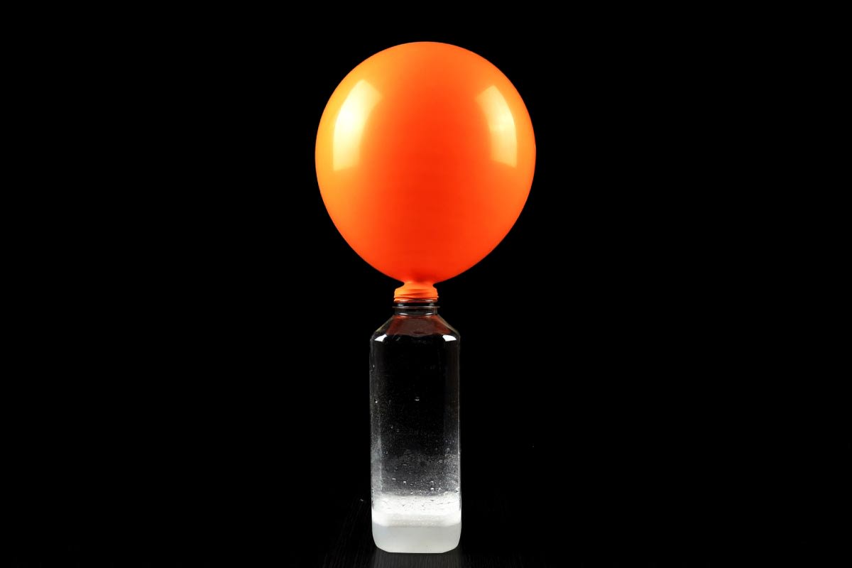 ペットボトルと風船