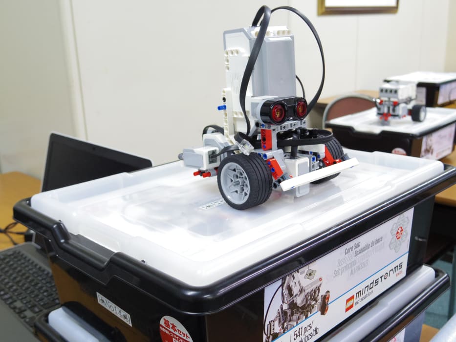 ITロボット塾の教材で使用する LEGO マインドストーム