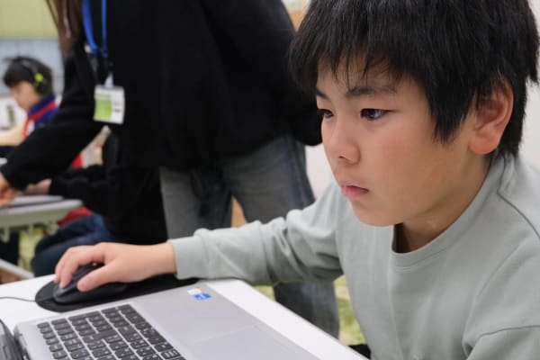 もちろんわからないことは先生にも質問できます