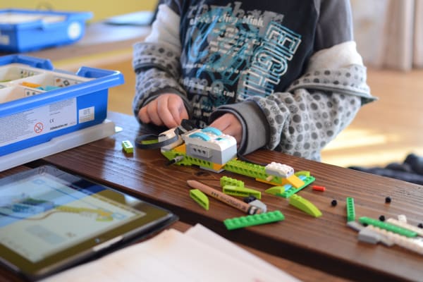 レゴ® WeDo2.0を使った授業の様子