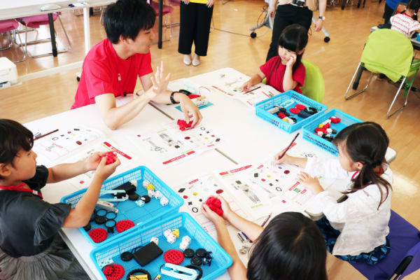 ブロックでロボット製作教室