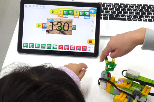 お互いの作品を見せあいっこ！