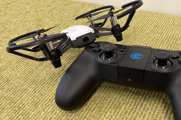 ドローンの操縦からプログラミングまで、初心者でも安心して学んでいただけます。