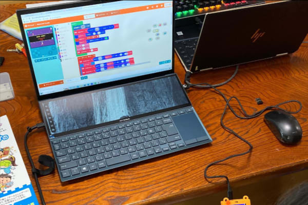 シューティングゲームを作っています！