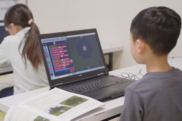 マイクラコースで課題に取り組む姿