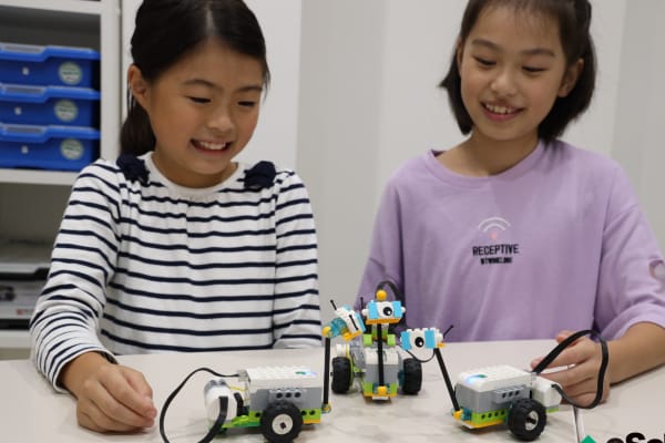 楽しみながらプログラミングを学びます