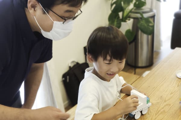 KOOVロボット組立完了の様子