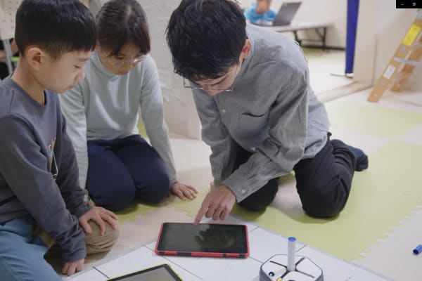 ロボットの操作する姿