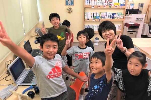 Scratchを卒業してコードプログラミングに進むなど、自分のペースでスキルアップ可能！