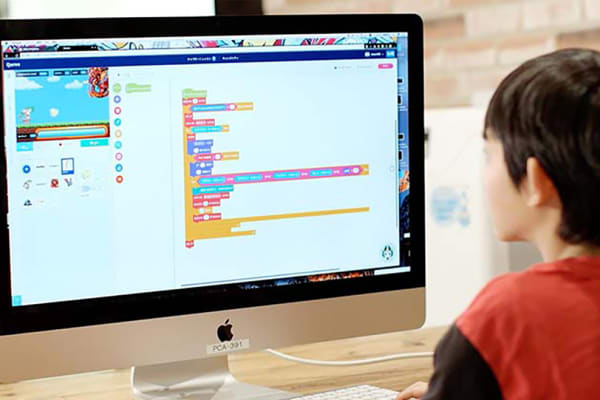 ブロックを使うビジュアルプログラミングだからわかりやすい！