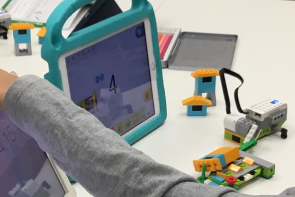 作ったロボットをプログラミング