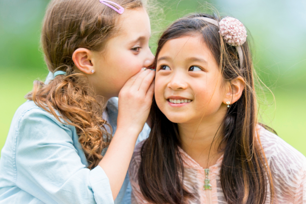 ユニバーサルキッズキャンプは、単に英語を学ぶのではなく「英語で学ぶ」場です。