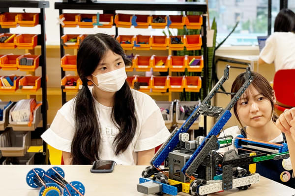 ガールズロボコンチームも活躍中