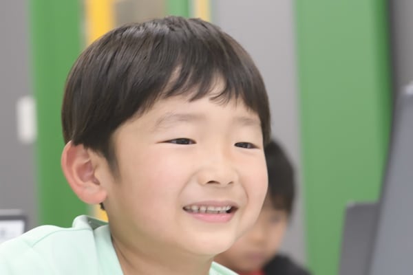 「できた！」の小さな成功体験を積み重ね、学びを応用する力を身につけます