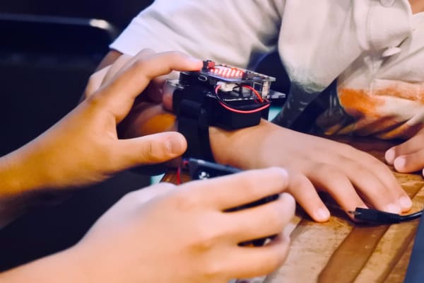 腕につけてふってみよう