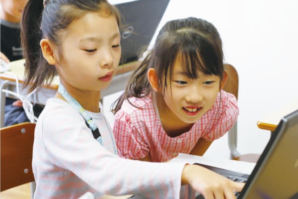 学校のテストのように、ひとつの正解だけに縛られない、しなやかな思考ができるようになります。