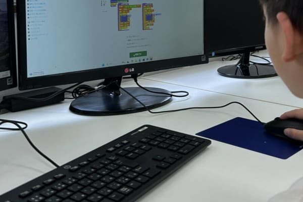 プログラミング学習をしている様子です。