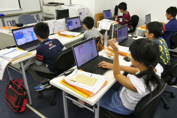 ゲームを作っている最中は、みんな真剣