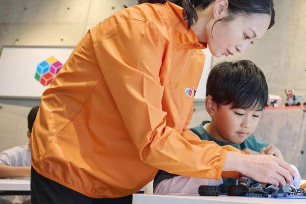 困ったときや難しいときは、サポートの講師もいるから安心してね！