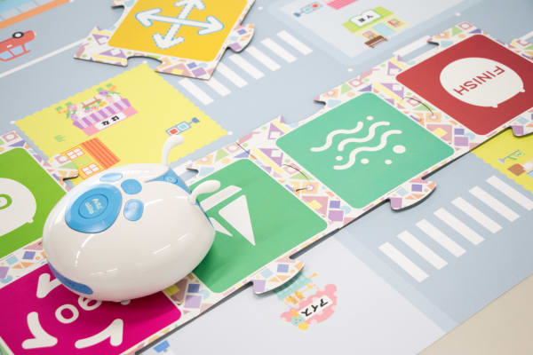 可愛いロボットの「Alilo（アリロ）」でプログラミングを学習