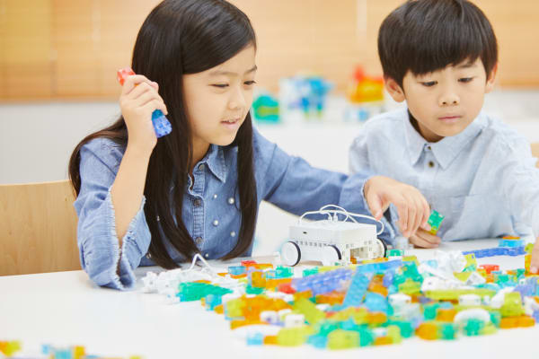 ロボットではグループワークも！