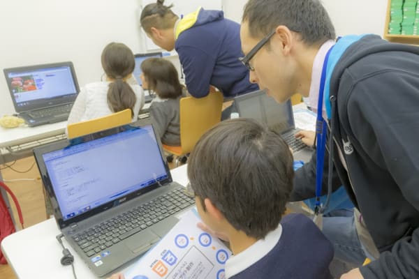 優しく丁寧な講師が傍でサポート