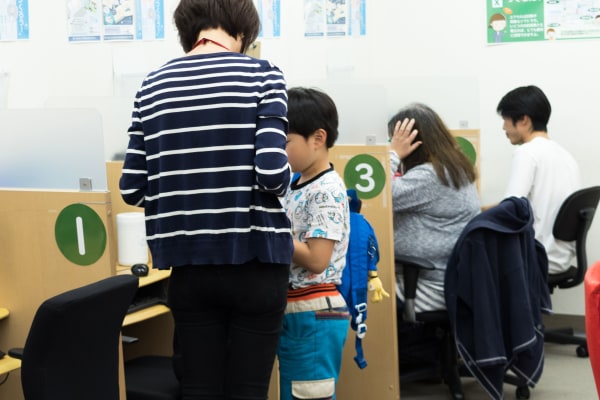 個別に分かれたブースで個別レッスン