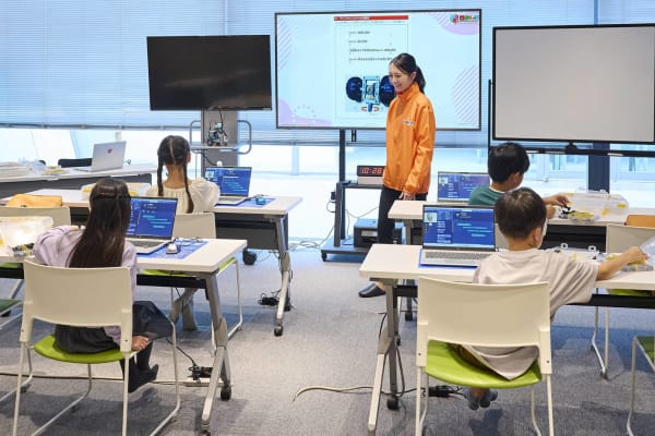 クラスメイトと一緒に頑張ろう。今日は何を作るのかな？