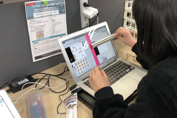 子どもたちなりに考えてもらうよう、自由なアプローチを推奨しています