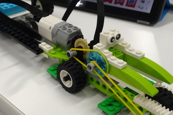 オリジナルロボットを作って発想力アップ！