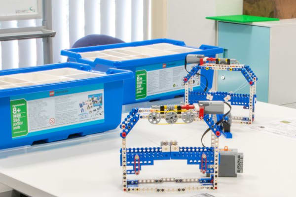1クラス5名程度の少人数で授業を行っています。