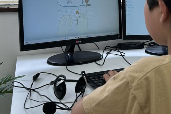 プログラミング学習をしている様子です。