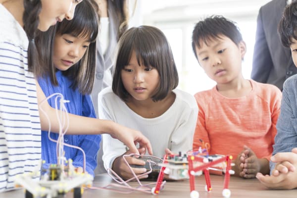 Scratchコース以降も様々なコースをご用意しています。