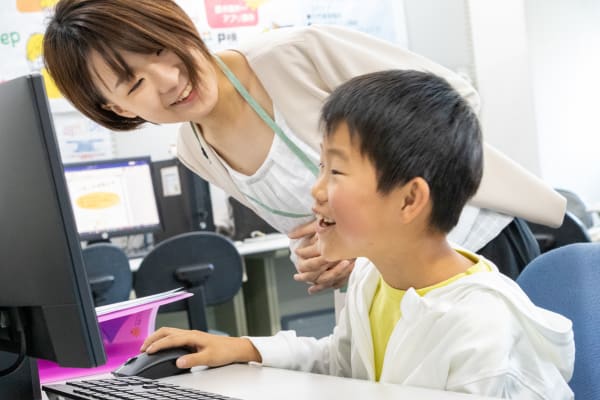 先生たちはお子さまの良い部分を伸ばし、できた時の喜びを”自信”にする授業に心がけています！