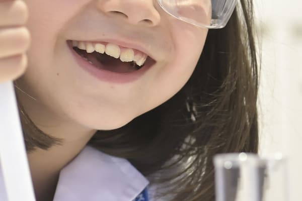 低年齢のお子さまでも安心して実験ができます