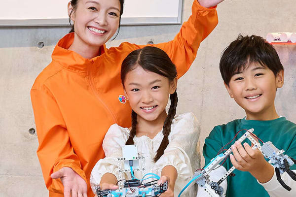 半年ごとに行う発表会や大会では、保護者の前で作った作品をお披露目するよ！