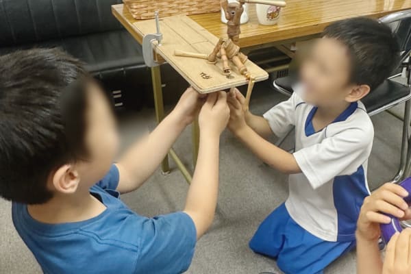 講座終了後には必ず店内で遊んでから帰る子どもたちです。