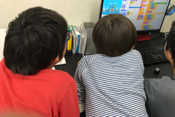 アイデアを出し合って問題を解決！