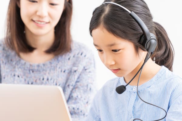 プログラミングコースのほか、英語コースでは、スピーキングに重点を置いた、使える英語を身につける各クラスをご用意しています。