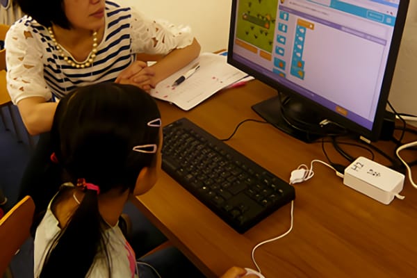 講師1人に生徒最大2人までをサポート 