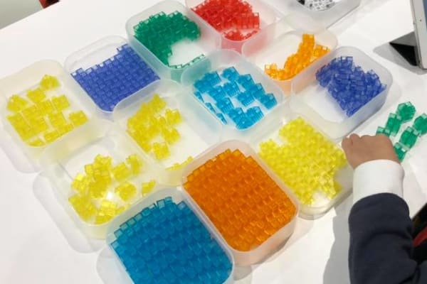 プログラミング教室の様子（教材：KOOV）