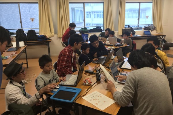 CoderDojoとよなかの活動風景