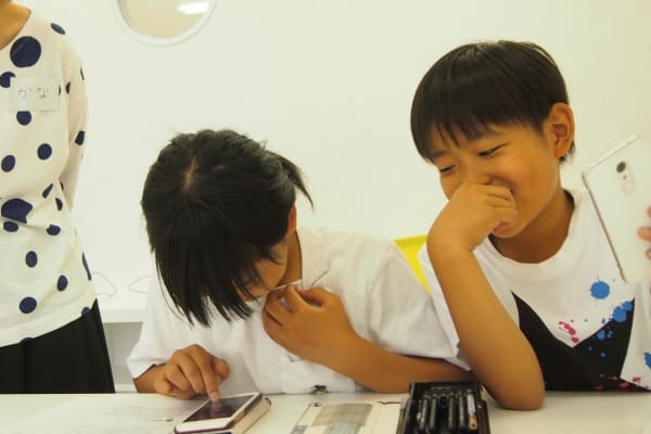 スマートデバイスを実際に触って、楽しく学習！
