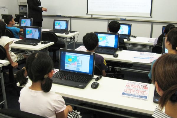 無料体験・説明会の講座説明の様子