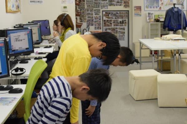 授業の始めと終わりの挨拶でメリハリをつける